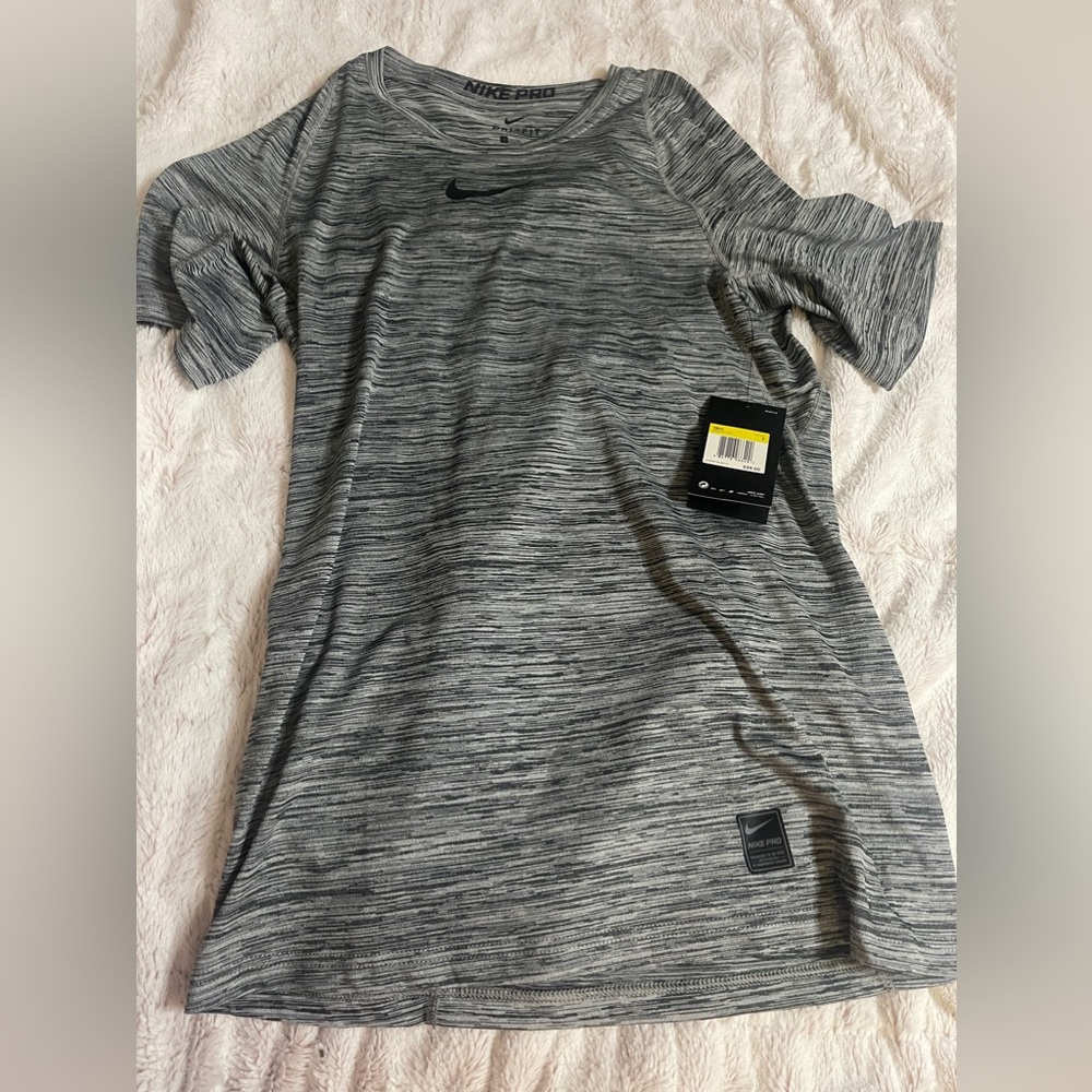 Men’s Nike shirt
